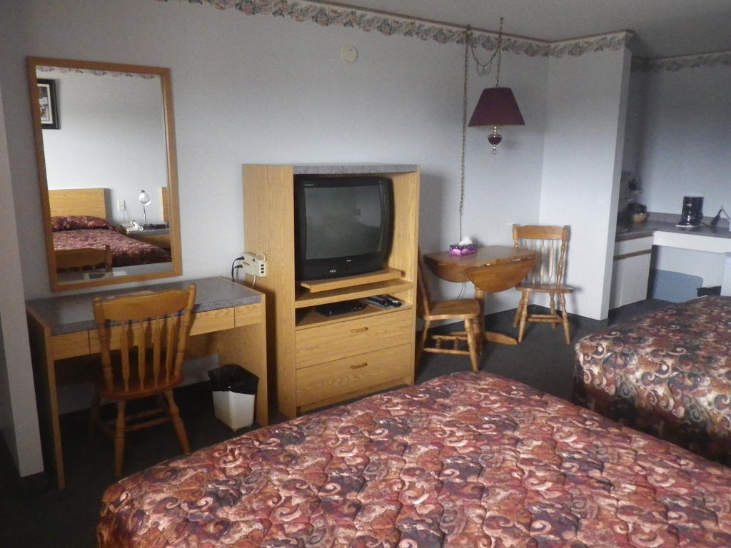 Alcan Motor Inn Haines Junction Δωμάτιο φωτογραφία